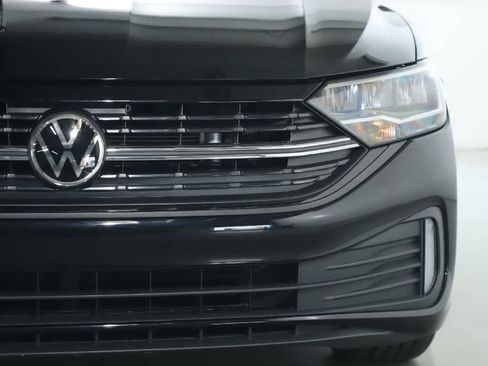 Used 2023 Volkswagen Jetta Sport image 7