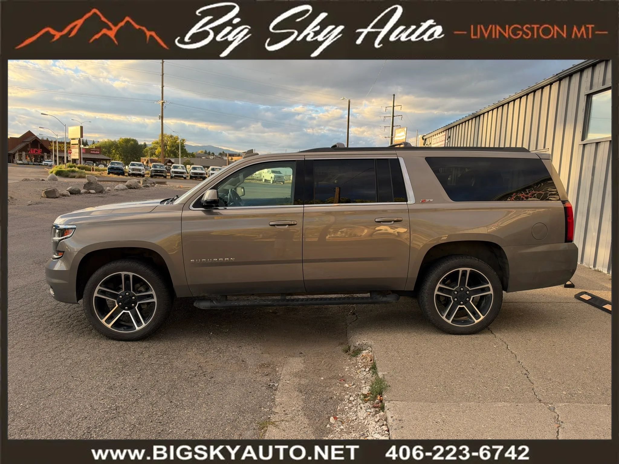 Used 2018 Chevrolet Suburban LT AWD/4WD image 4