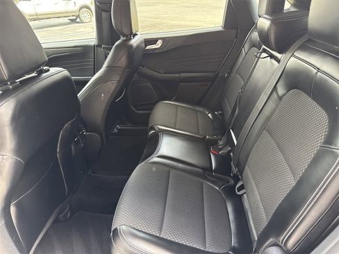 Used 2024 Ford Escape SE image 20