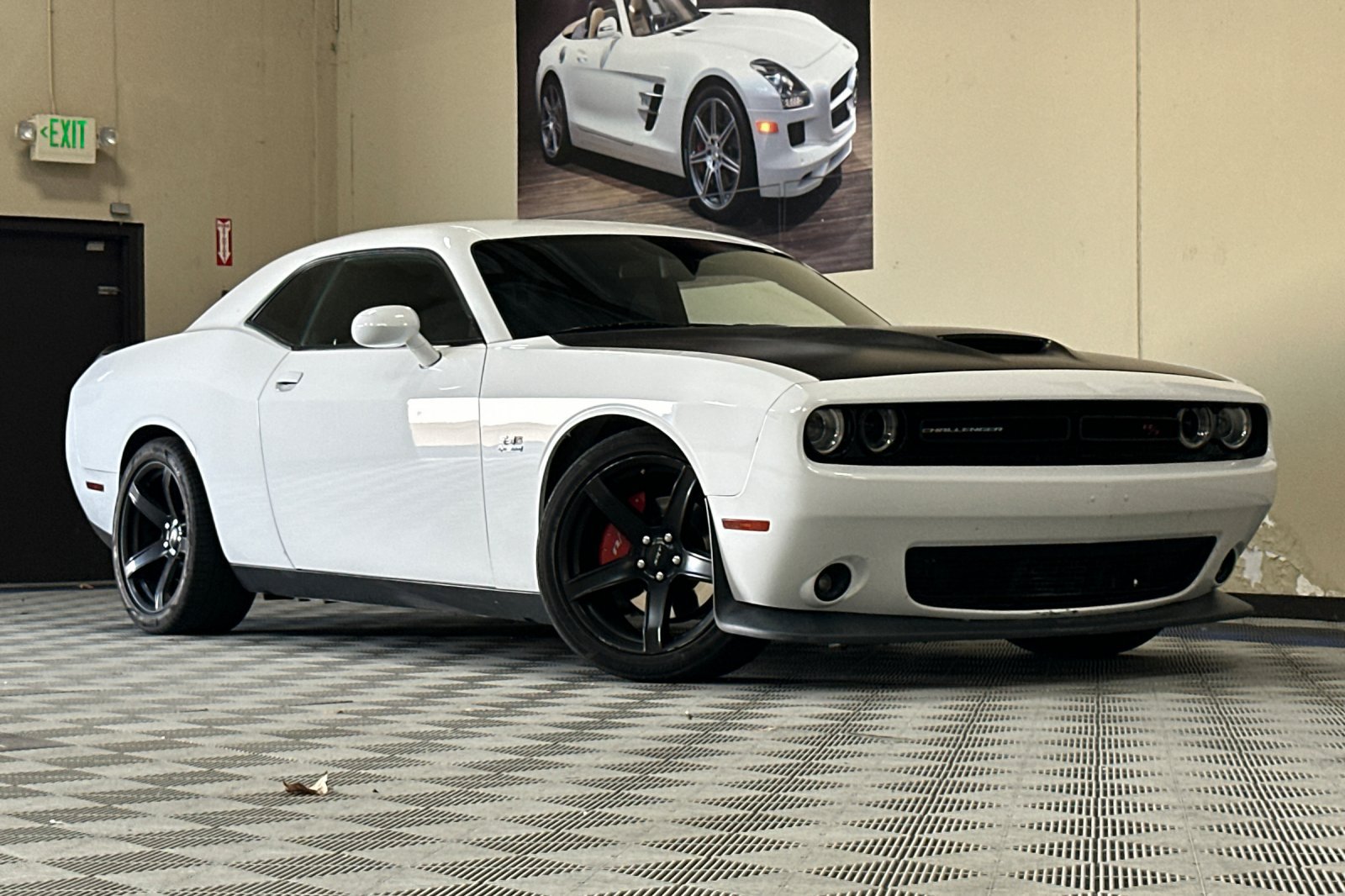 Used 2019 Dodge Challenger R/T RWD image 2