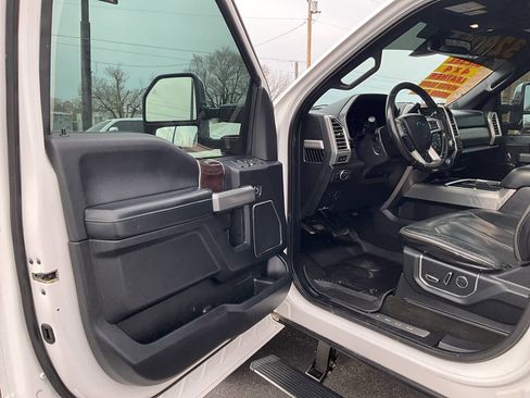 Used 2017 Ford F350 Platinum w/ Platinum Ultimate Package image 22