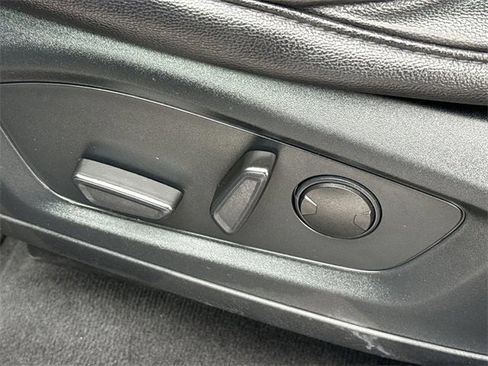 Used 2020 Ford Explorer XLT w/ Equipment Group 202A image 34