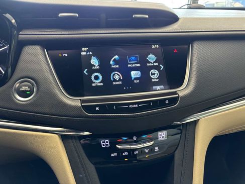 Used 2019 Cadillac XT5 FWD image 17