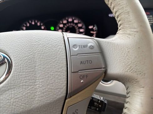 Used 2006 Toyota Avalon Limited image 19