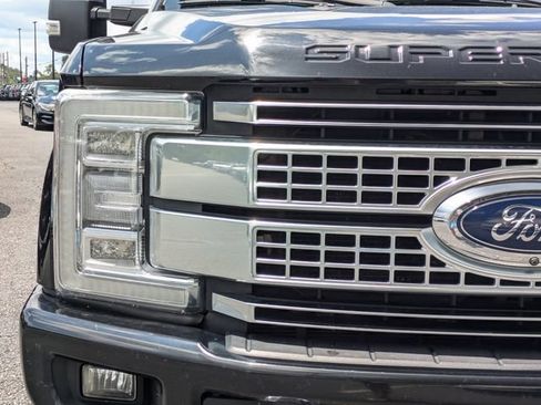 Used 2017 Ford F250 Platinum w/ Platinum Ultimate Package AWD/4WD image 10