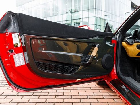 Used 2015 Ferrari 458 Speciale A image 19