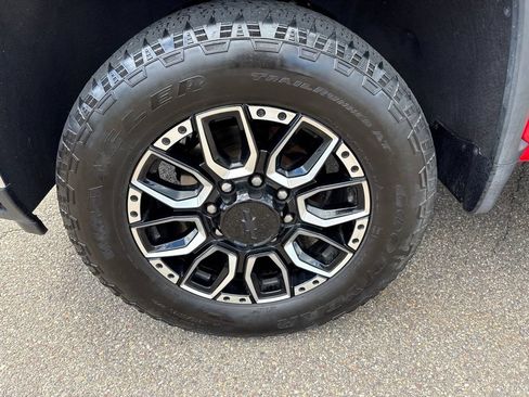 Used 2024 Chevrolet Silverado 2500 LTZ AWD/4WD image 11