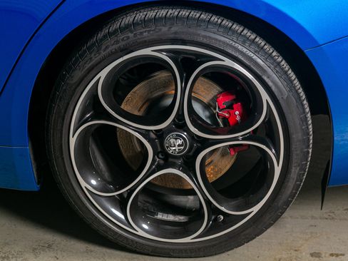 Used 2022 Alfa Romeo Giulia Veloce image 21