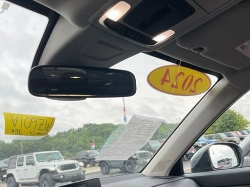 Used 2024 Honda CR-V EX image 16