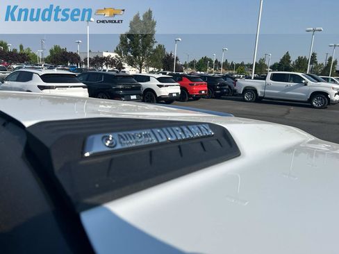 Used 2025 Chevrolet Silverado 3500 LTZ w/ LTZ Convenience Package AWD/4WD image 10
