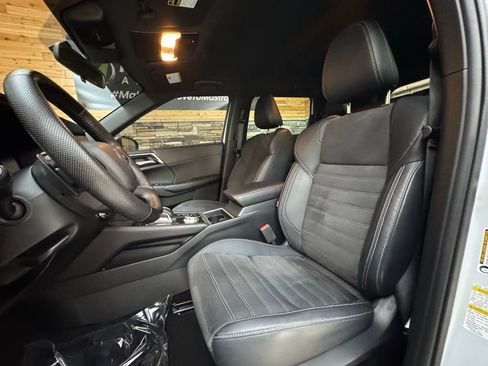 Used 2023 Mitsubishi Outlander Ralliart image 26