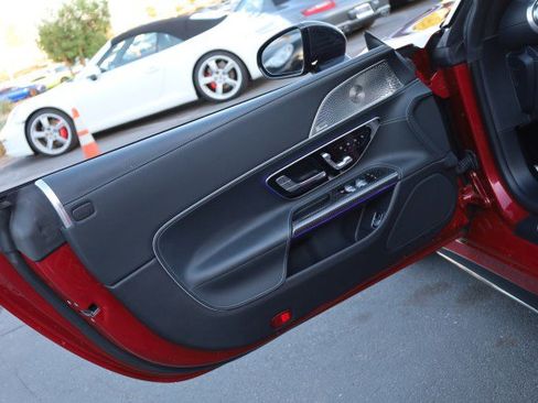 Used 2022 Mercedes-Benz SL 63 AMG 4MATIC image 22