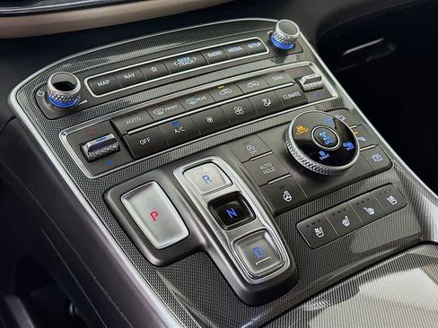 Used 2022 Hyundai Santa Fe Limited image 18