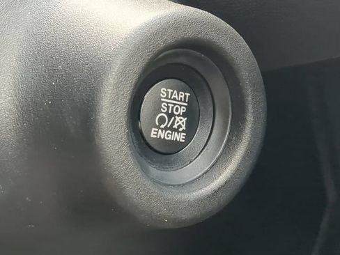 Used 2025 RAM ProMaster 2500 w/ Convenience Group FWD image 31