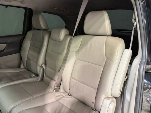Used 2013 Honda Odyssey Touring Elite image 18