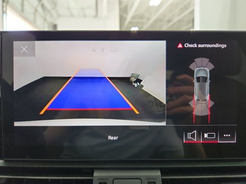 Used 2023 Audi Q5 2.0T Premium w/ Convenience Package image 24