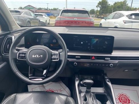 Used 2024 Kia Sorento S image 14