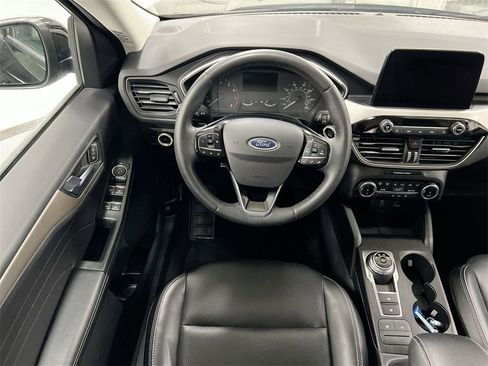 Used 2022 Ford Escape SEL image 19