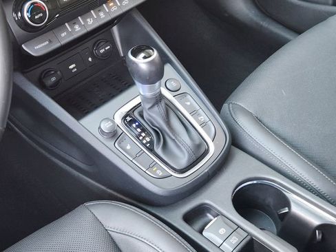 Certified 2022 Hyundai Kona Limited AWD/4WD image 15