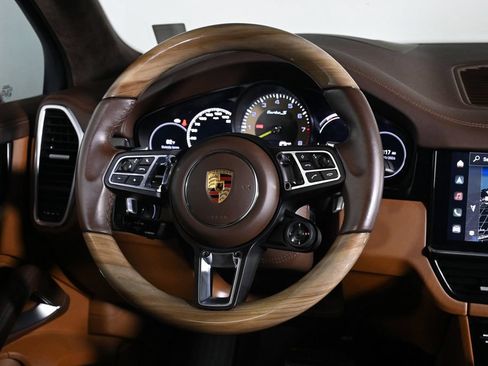 Certified 2023 Porsche Cayenne Turbo S AWD/4WD image 12