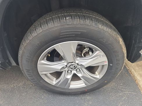 Used 2024 Toyota RAV4 XLE image 4