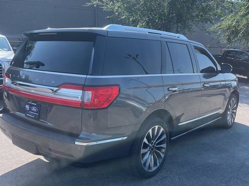 Used 2018 Lincoln Navigator Select AWD/4WD image 3