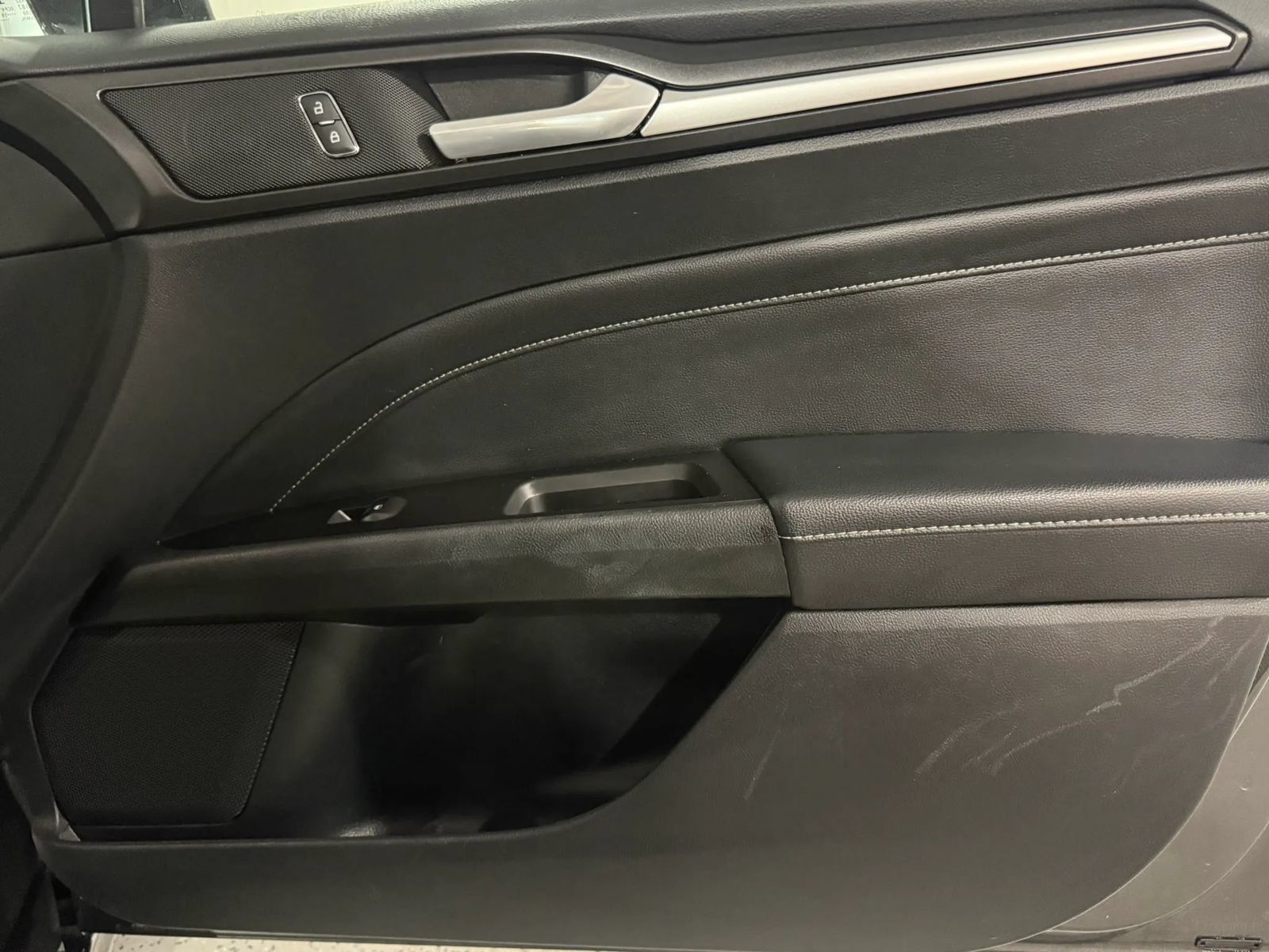 Used 2020 Ford Fusion Titanium FWD image 30