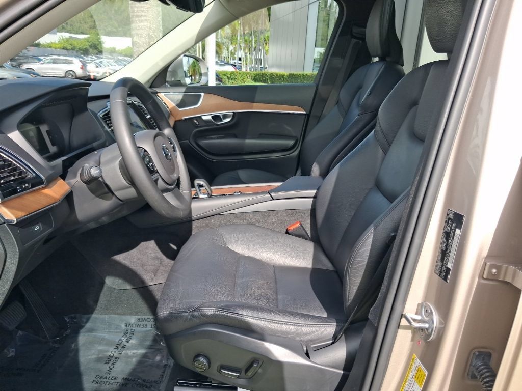 Certified 2024 Volvo XC90 B5 Plus w/ Protection Package Premier AWD/4WD image 14
