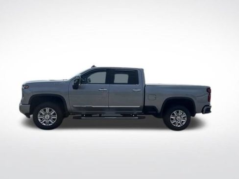 Used 2025 Chevrolet Silverado 3500 High Country AWD/4WD image 2
