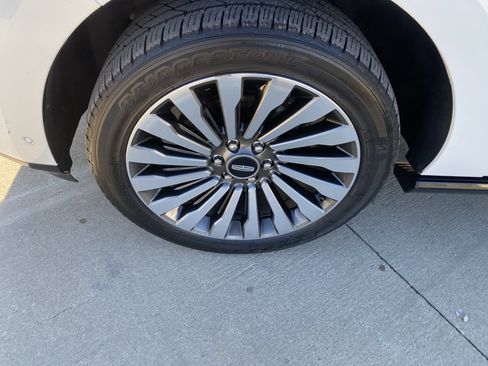 Used 2020 Lincoln Navigator Reserve w/ Luxury Package image 12