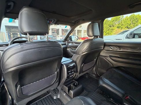 Used 2023 Jeep Grand Cherokee L Laredo AWD/4WD image 17