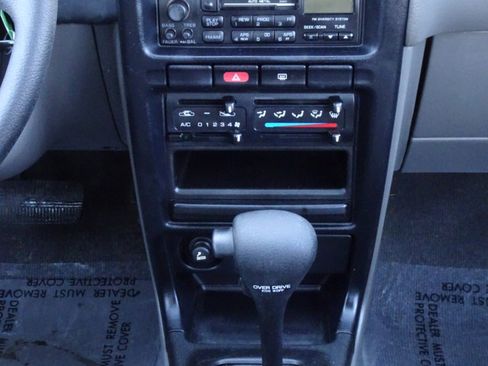 Used 1994 Nissan Sentra 2.5 Limited Edition image 15