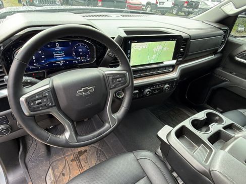 Used 2025 Chevrolet Silverado 1500 RST AWD/4WD image 24