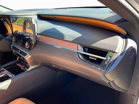 Used 2024 Lexus RX 350 Premium image 16