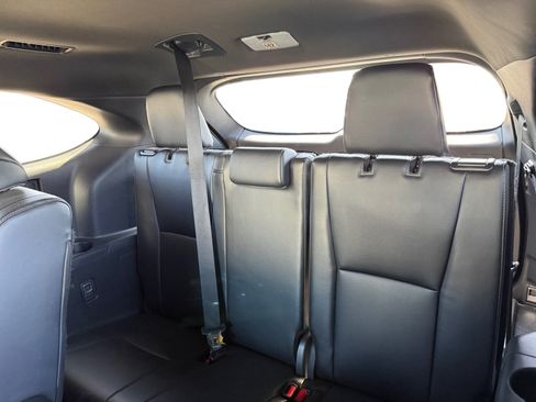 Used 2024 Toyota Highlander XSE AWD/4WD image 12
