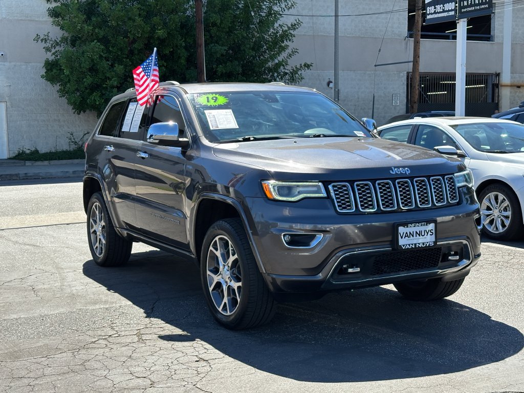Used 2019 Jeep Grand Cherokee Overland AWD/4WD image 10