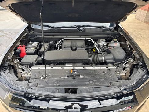 Certified 2025 Chevrolet Colorado ZR2 w/ Technology Package image 28