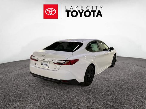 New 2026 Toyota Camry SE image 5