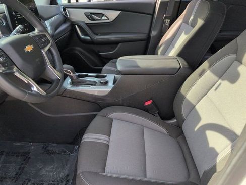 Used 2025 Chevrolet Blazer LT FWD image 24