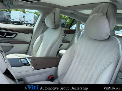 Certified 2022 Mercedes-Benz EQS 580 4MATIC Sedan image 18