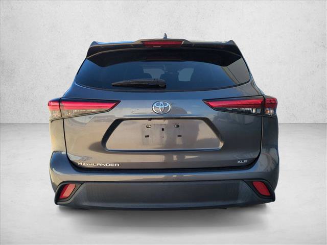 Used 2023 Toyota Highlander XLE FWD image 6