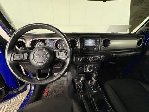 Used 2018 Jeep Wrangler Unlimited Sport S AWD/4WD image 5