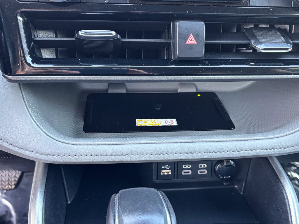 Used 2023 Toyota Highlander XLE AWD/4WD image 22