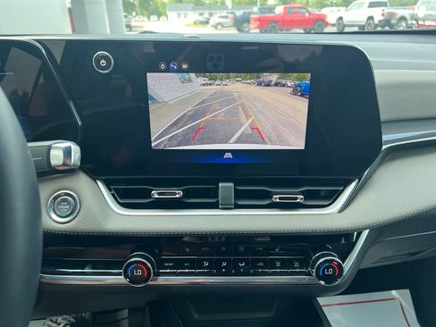 Used 2026 Chevrolet Equinox LT w/ Convenience Package II FWD image 13