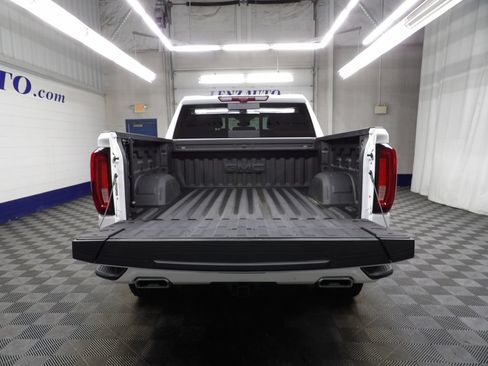 Used 2025 GMC Sierra 1500 AT4 w/ Technology Package AWD/4WD image 44