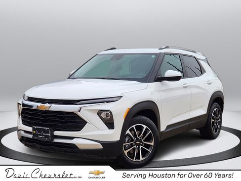 Certified 2025 Chevrolet TrailBlazer LT FWD image 1