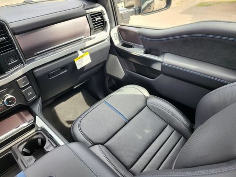New 2026 Ford F250 Platinum w/ FX4 Off-Road Package AWD/4WD image 15