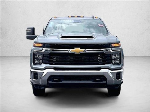 Used 2024 Chevrolet Silverado 3500 LT image 3