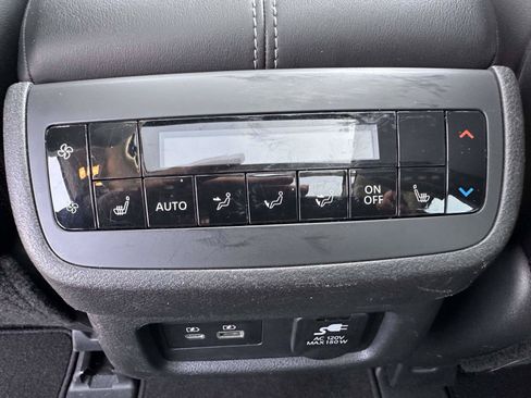 Used 2023 Nissan Pathfinder Platinum AWD/4WD image 18