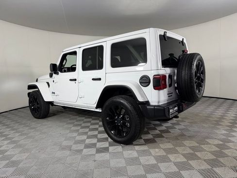 Used 2025 Jeep Wrangler Unlimited Sahara w/ Safety Group AWD/4WD image 8